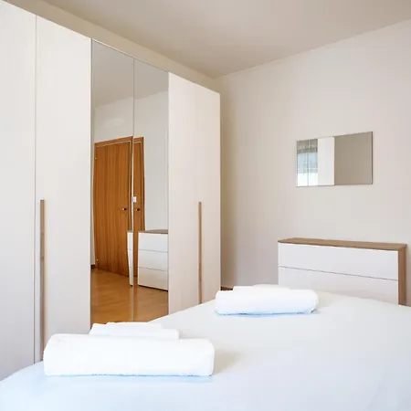 Isola - Near Viscontea Island דירה *