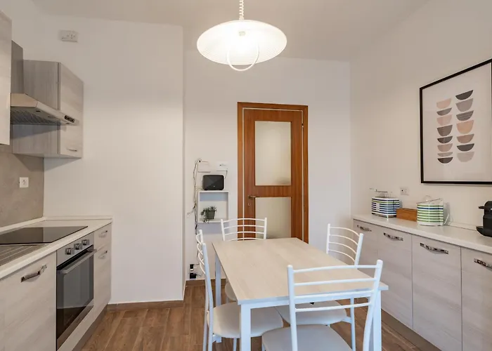 Isola - Near Viscontea Island דירה *