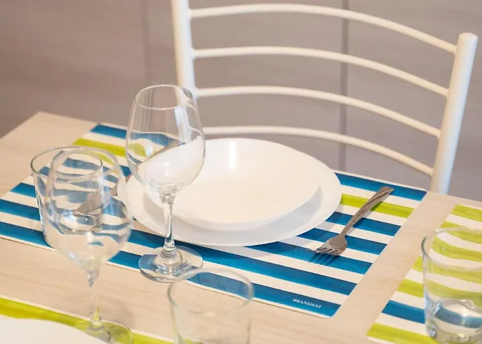 Isola - Near Viscontea Island דירה