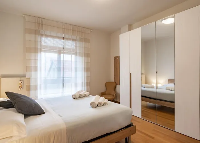 Isola - Near Viscontea Island Διαμέρισμα *